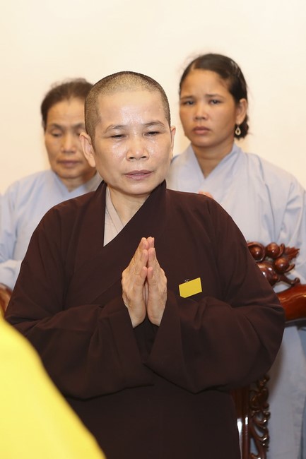 Dong Cao Pagoda offering to the rain retreat schools